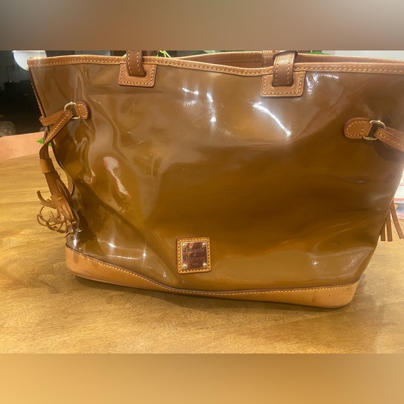Dooney & Bourke Handbags - Dooney &Bourke Caramel bag